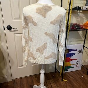G by Giuliana Cream and Tan summer sweater
